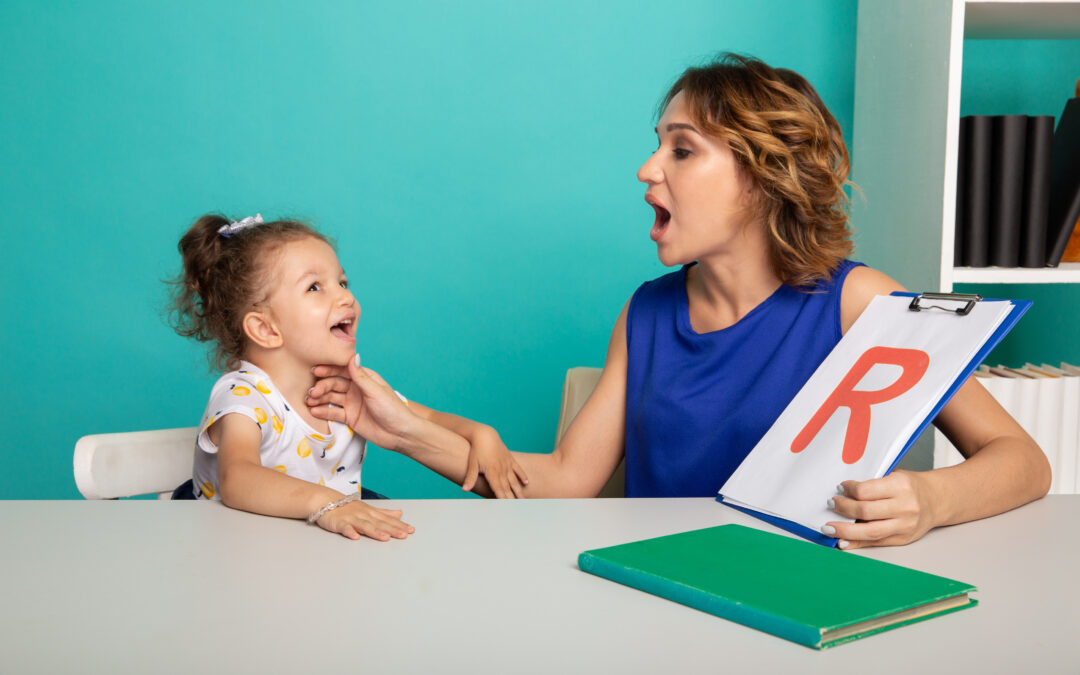 Logopedista durante una seduta con una paziente.